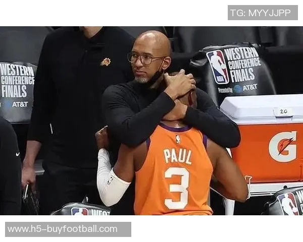 蒙蒂称赞罗伊年轻无弱点比肩邓肯的全能表现令人惊叹