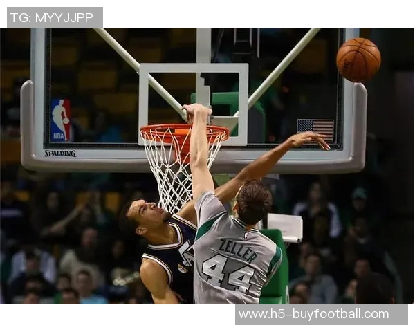 芬奇称赞戈贝尔防守能力极强认为他是联盟顶尖防守球员之一 芬奇称赞戈贝尔防守能力极强认为他是联盟顶尖防守球员之一