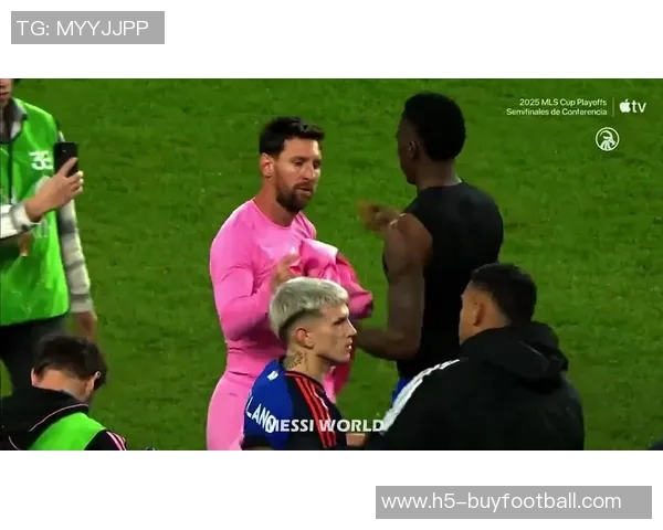 梅西精彩表现助力球队晋级赛后与辛辛那提球员互换球衣庆祝 梅西精彩表现助力球队晋级赛后与辛辛那提球员互换球衣庆祝