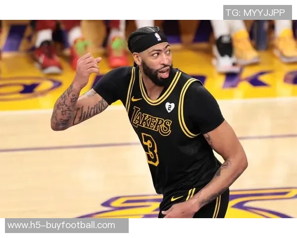 浓眉分析球队先发阵容防守挑战与进攻优势需持续磨合提升