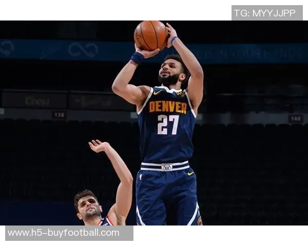 贾马尔穆雷独撑球队18投6中斩获21分7篮板6助攻表现出色